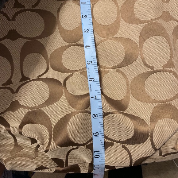 Coach - Picture 6 of 6